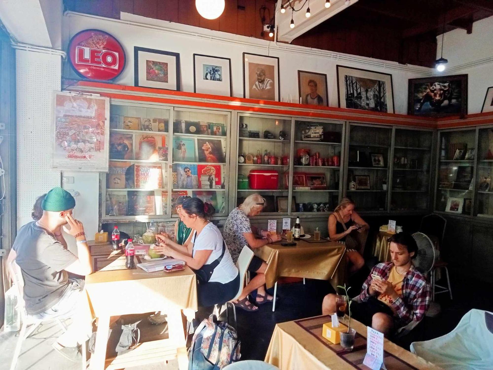 Bang Lumphu House&Bistro Apartment Bangkok Ngoại thất bức ảnh